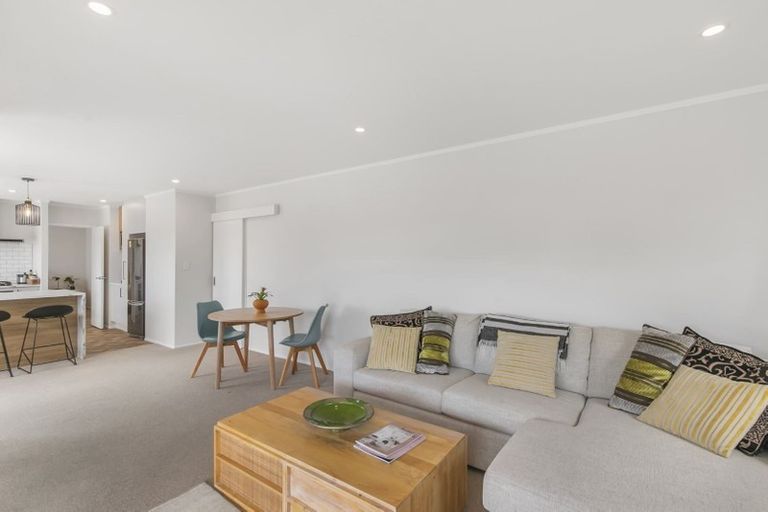 Photo of property in 2/26 Corunna Road, Milford, Auckland, 0620