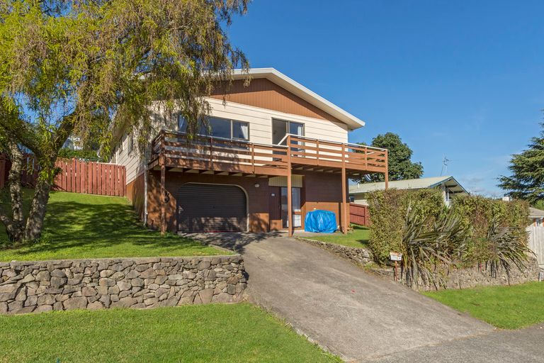 Photo of property in 11 Dunton Drive, Welcome Bay, Tauranga, 3112