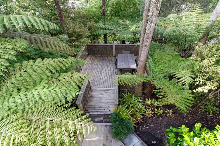 Photo of property in 11a Woodfern Crescent, Titirangi, Auckland, 0604