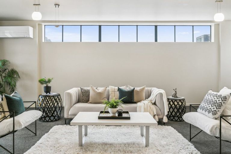 Photo of property in Endeavour Apartments, 8/125 Thorndon Quay, Pipitea, Wellington, 6011