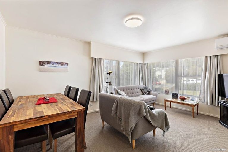 Photo of property in 1/84 Archers Road, Glenfield, Auckland, 0629