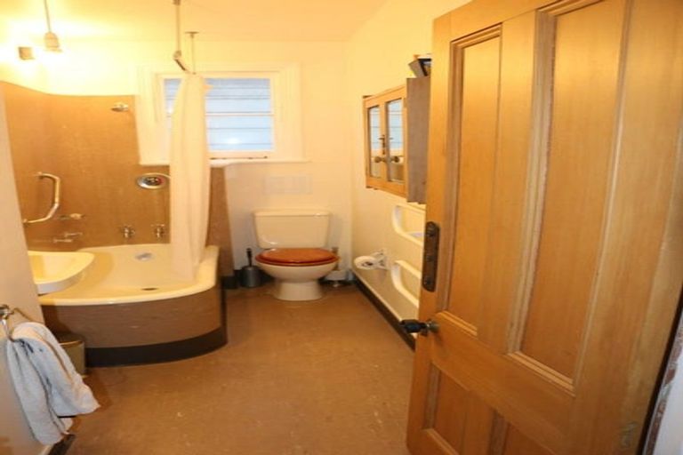 Photo of property in 9 Shannon Street, Mount Victoria, Wellington, 6011