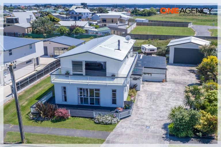 Photo of property in 67 Hartley Street, Foxton Beach, Foxton, 4815