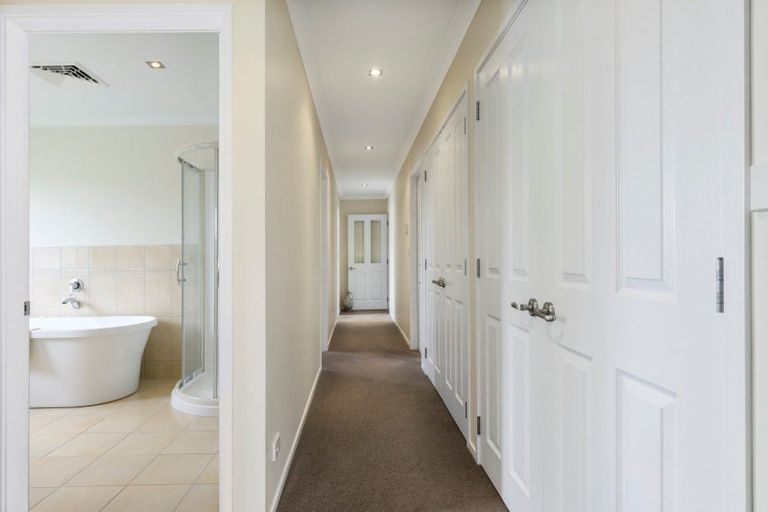 Photo of property in 100 Falcon Drive, Welcome Bay, Tauranga, 3112