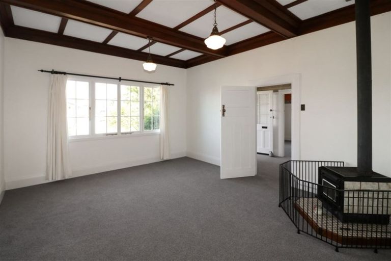 Photo of property in 22 Victoria Avenue, Dannevirke, 4930