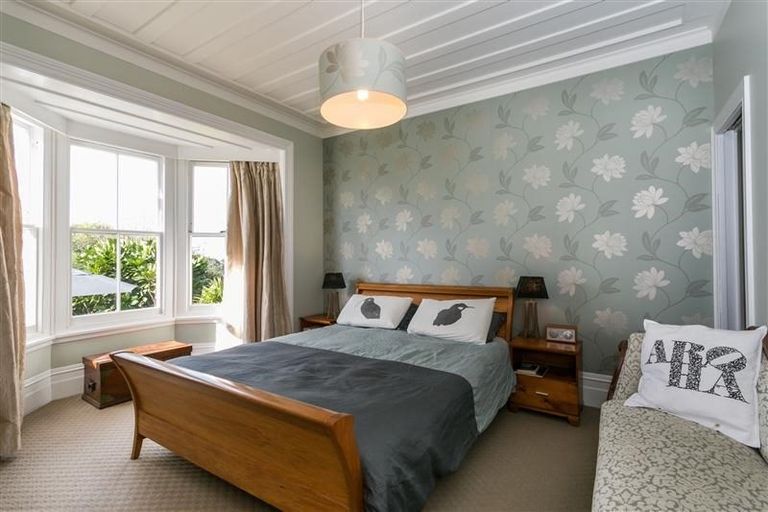 Photo of property in 33 Fitzroy Road, Bluff Hill, Napier, 4110