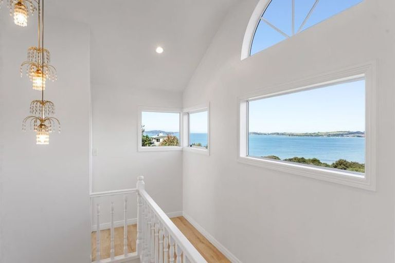 Photo of property in 6 Puriri Place, Sandspit, Warkworth, 0982
