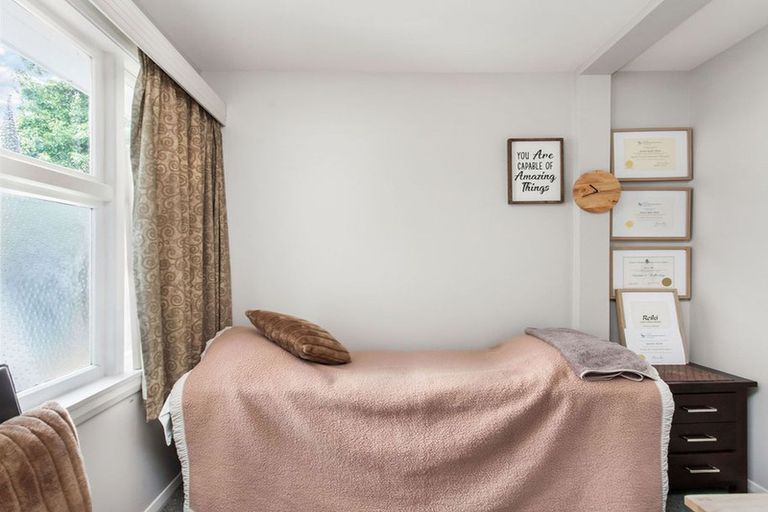 Photo of property in 21 Martindales Road, Heathcote Valley, Christchurch, 8022