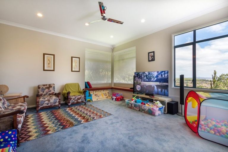 Photo of property in 84 Point View Drive, East Tamaki Heights, Auckland, 2016