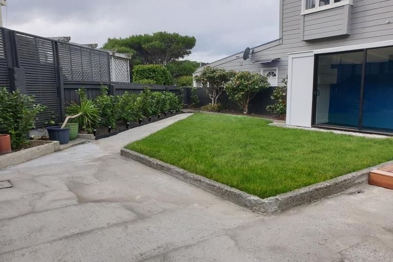 Photo of property in 40 Rua Street, Lyall Bay, Wellington, 6022