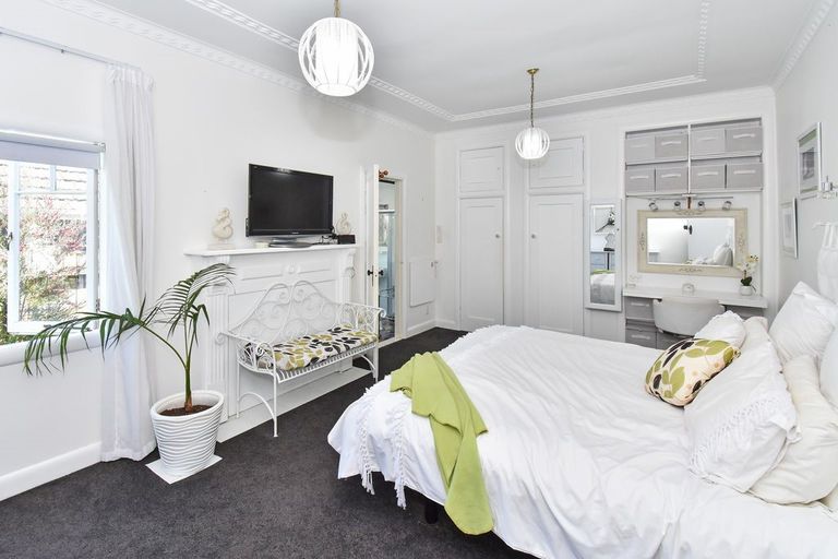 Photo of property in 10 Trentham Road, Papakura, 2110