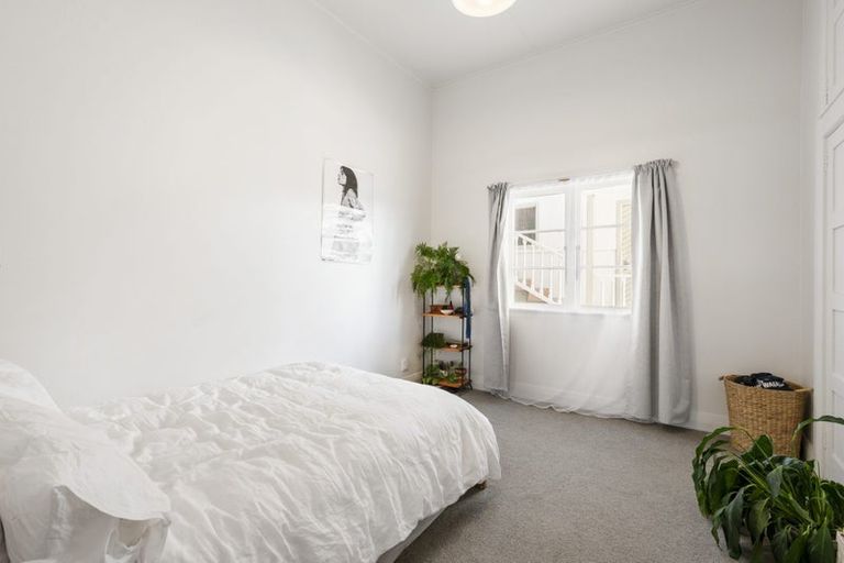 Photo of property in 13 Dorking Road, Brooklyn, Wellington, 6021