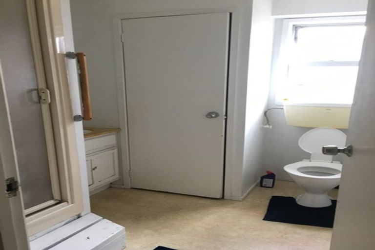 Photo of property in 34 Tudor Road, Henderson, Auckland, 0610