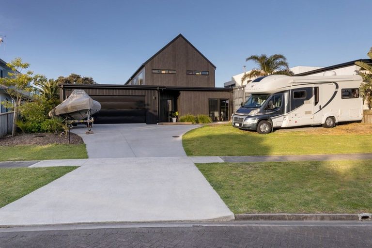 Photo of property in 35 Malibu Key, Papamoa Beach, Papamoa, 3118