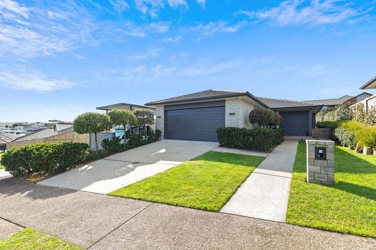 Photo of property in 9 Puhirake Crescent, Pyes Pa, Tauranga, 3112
