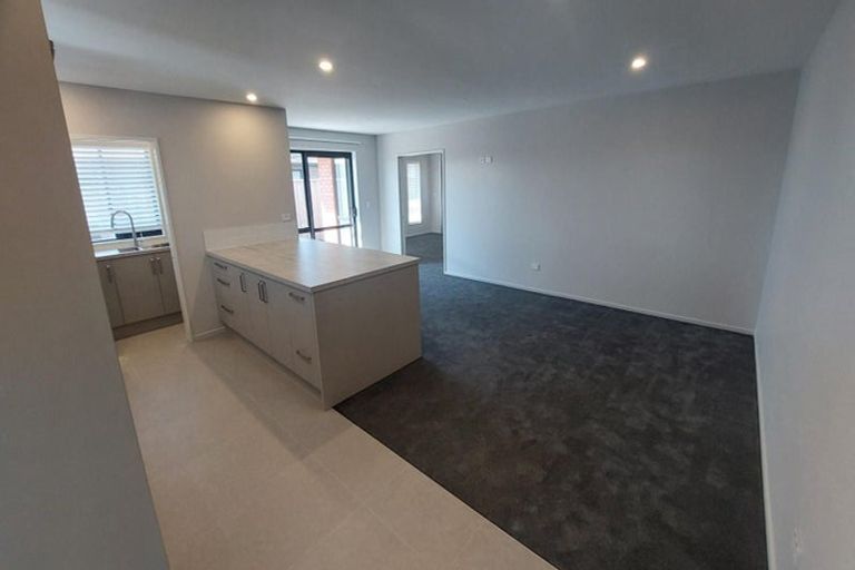 Photo of property in 130 Shillingford Boulevard, Rolleston, 7615