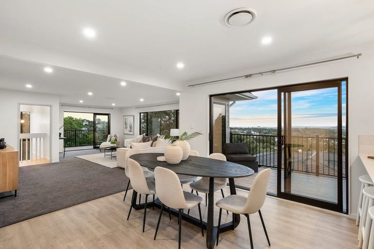 Photo of property in 15 Mcdowell Crescent, Hillcrest, Auckland, 0627