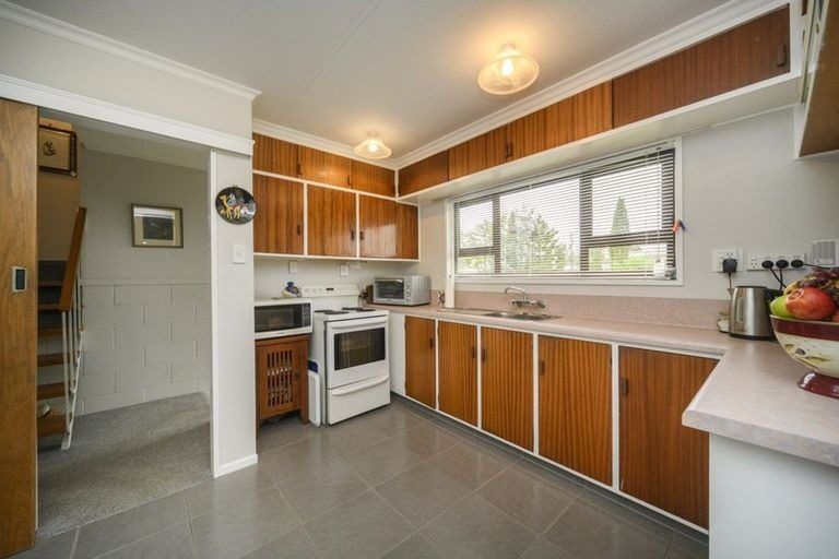 Photo of property in 1 Cohen Place, Milson, Palmerston North, 4414