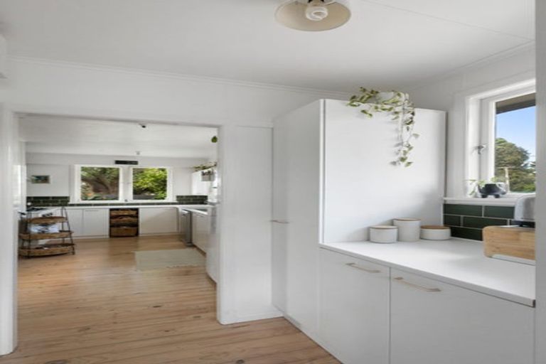 Photo of property in 11 Roretana Drive, Athenree, Katikati, 3177