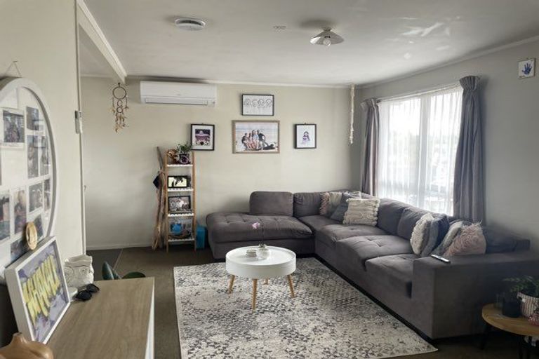 Photo of property in 1/15 Armada Drive, Ranui, Auckland, 0612