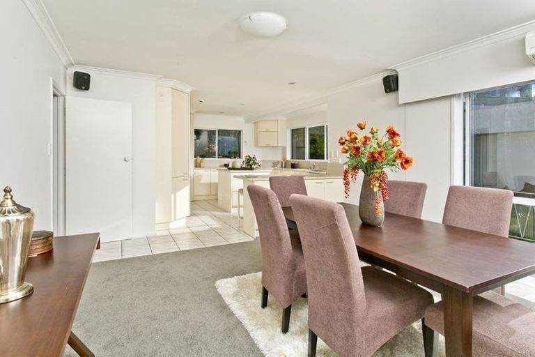 Photo of property in 7 Girrahween Drive, Totara Vale, Auckland, 0629