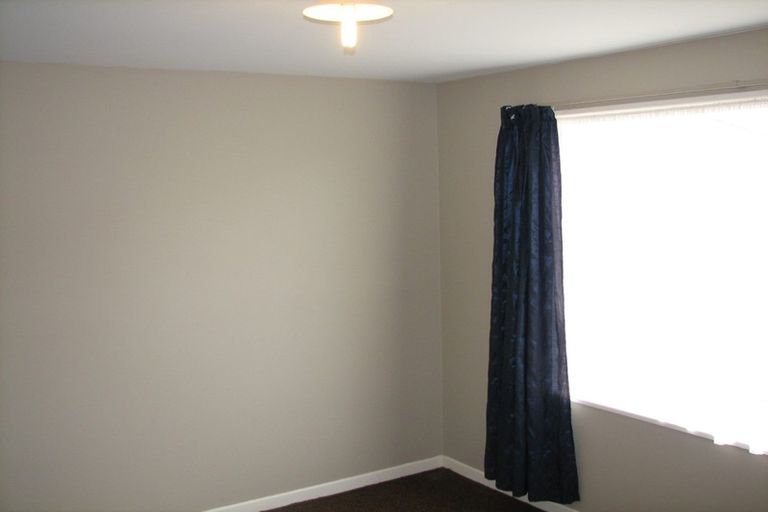 Photo of property in 8c Kruse Place, Redwood, Christchurch, 8051