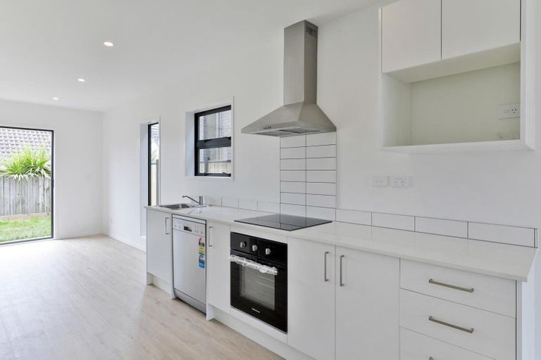 Photo of property in 150b Mcleod Road, Te Atatu South, Auckland, 0610