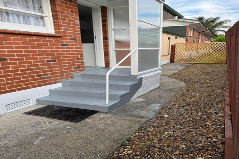 Photo of property in 20 Brandon Road, Glen Eden, Auckland, 0602