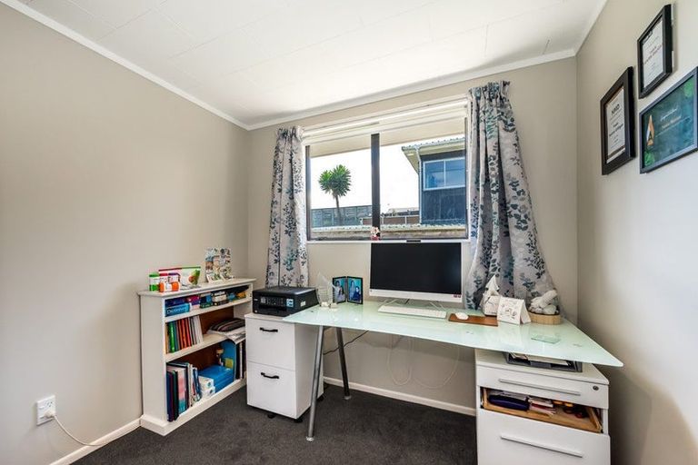 Photo of property in 3 Atua Street, Waikanae Beach, Waikanae, 5036