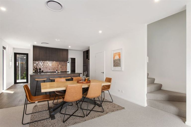 Photo of property in 2/39 Webb Street, St Albans, Christchurch, 8014