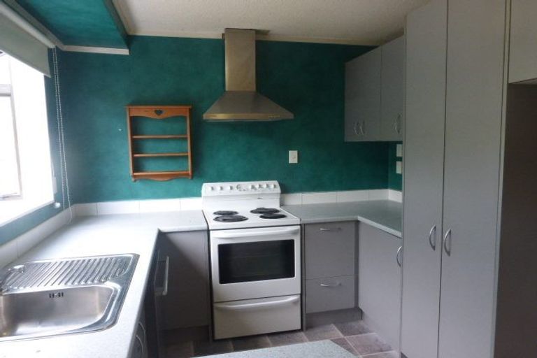 Photo of property in 1/12 Netherlands Avenue, Kelston, Auckland, 0602