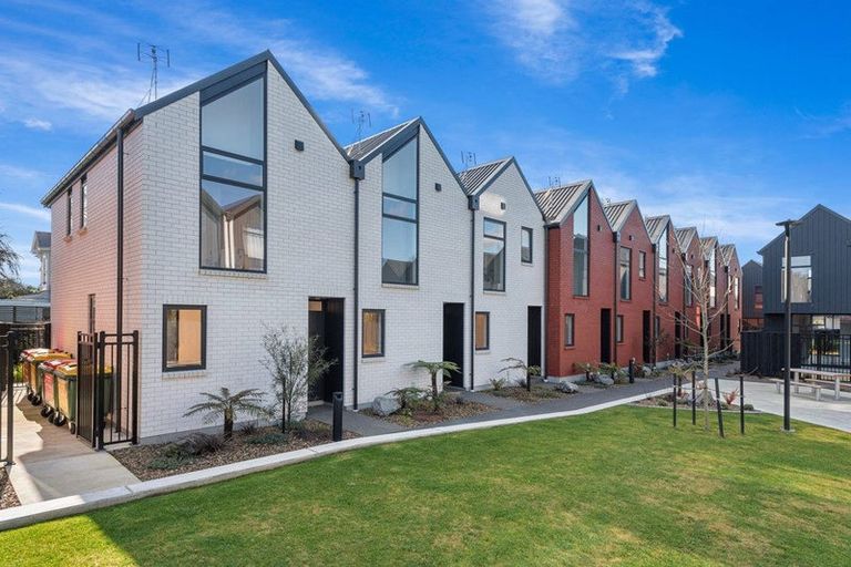 Photo of property in 2/15 Donald Place, St Albans, Christchurch, 8014