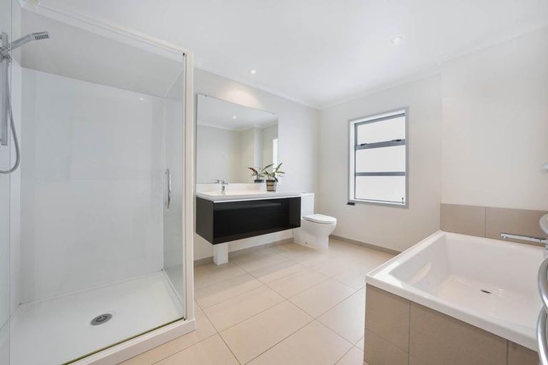 Photo of property in 40 Buckley Avenue, Hobsonville, Auckland, 0616