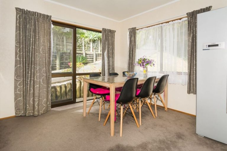 Photo of property in 2/2 Danbury Drive, Torbay, Auckland, 0630