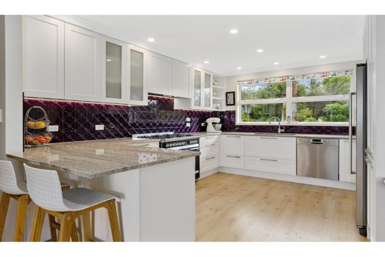 Photo of property in 14 Creek Street, Sandspit, Warkworth, 0982