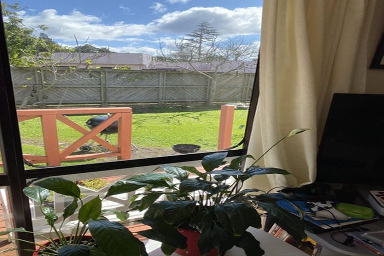Photo of property in 1/11 Ocean View Road, Hillcrest, Auckland, 0627