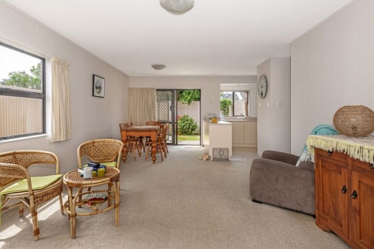 Photo of property in Orange Grove Flats, 31/549 Childers Road, Te Hapara, Gisborne, 4010