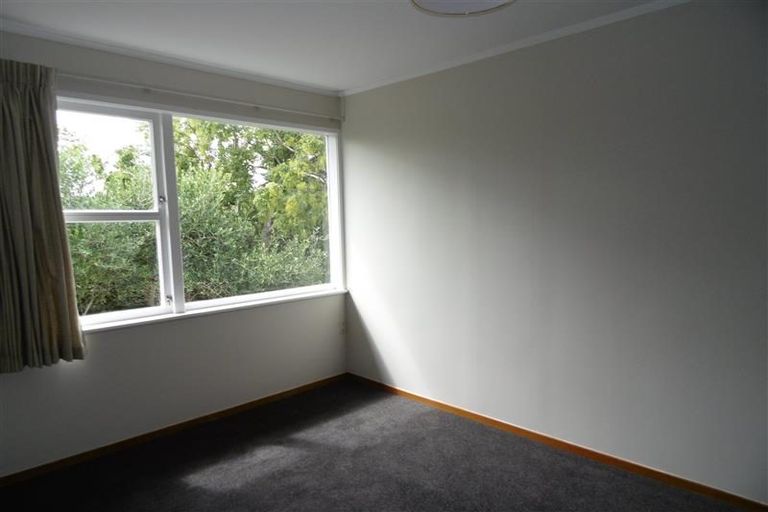 Photo of property in 9 Valkyria Place, Beach Haven, Auckland, 0626