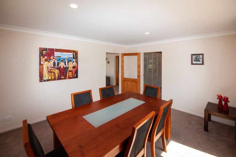 Photo of property in 10 Marford Grove, Churton Park, Wellington, 6037