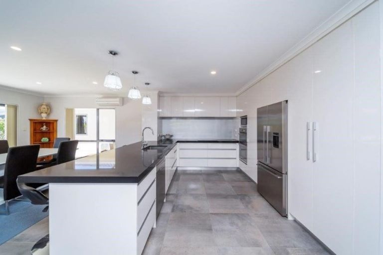 Photo of property in 2 Fantham Street, Hawera, 4610