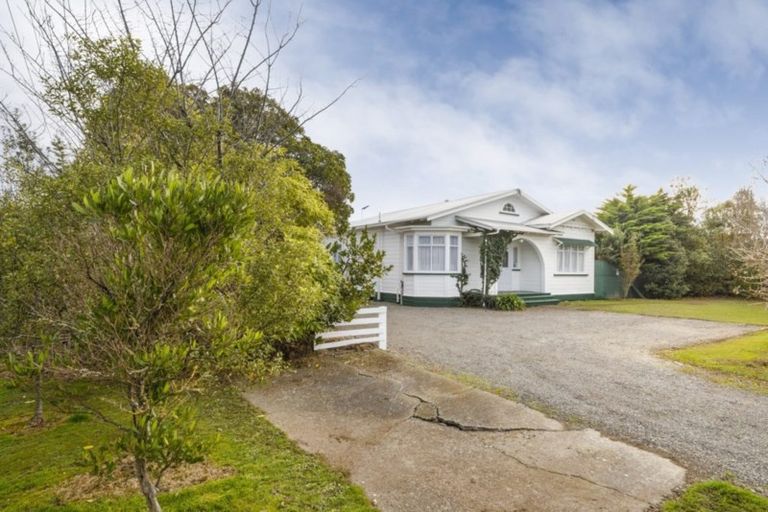 Photo of property in 16 Lyon Street, Marton, 4710