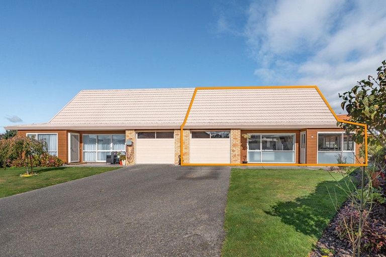 Photo of property in Holdsworth Villas, 54/2 William Donald Drive, Solway, Masterton, 5810