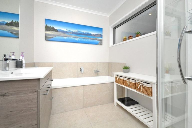 Photo of property in 26 Chaffinch Road, Hobsonville, Auckland, 0616