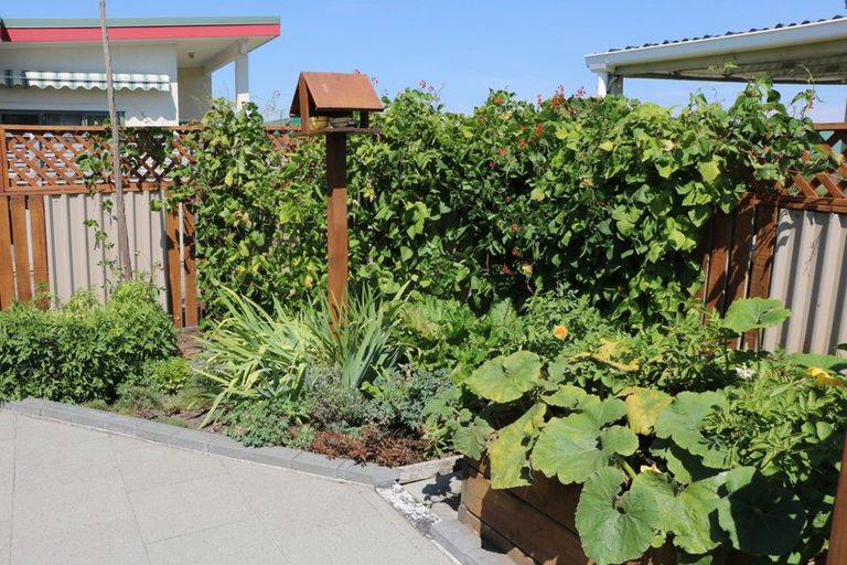 Photo of property in 1 Liddell Street, Foxton, 4814