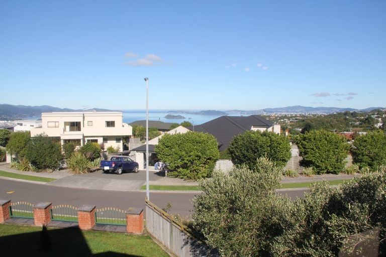 Photo of property in 46 Arahiwi Grove, Tirohanga, Lower Hutt, 5010