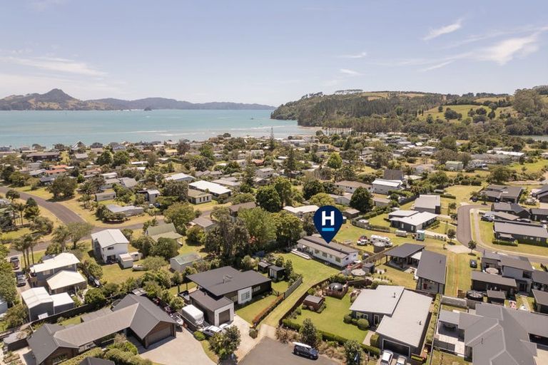 Photo of property in 8 Voyager Place, Cooks Beach, Whitianga, 3591