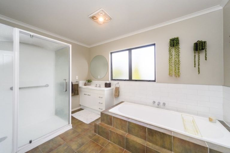 Photo of property in 6 Astrid Court, Awapuni, Palmerston North, 4412