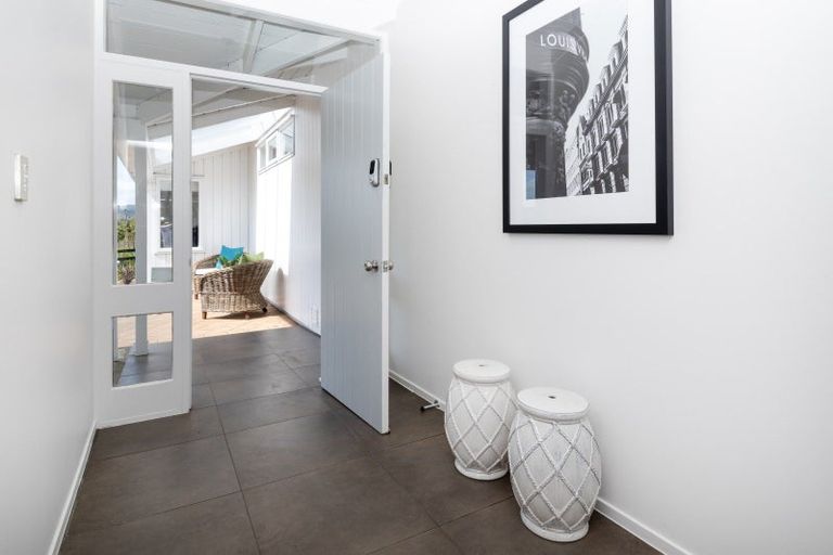 Photo of property in 339 Clifton Road, Whitford, Howick, 2571