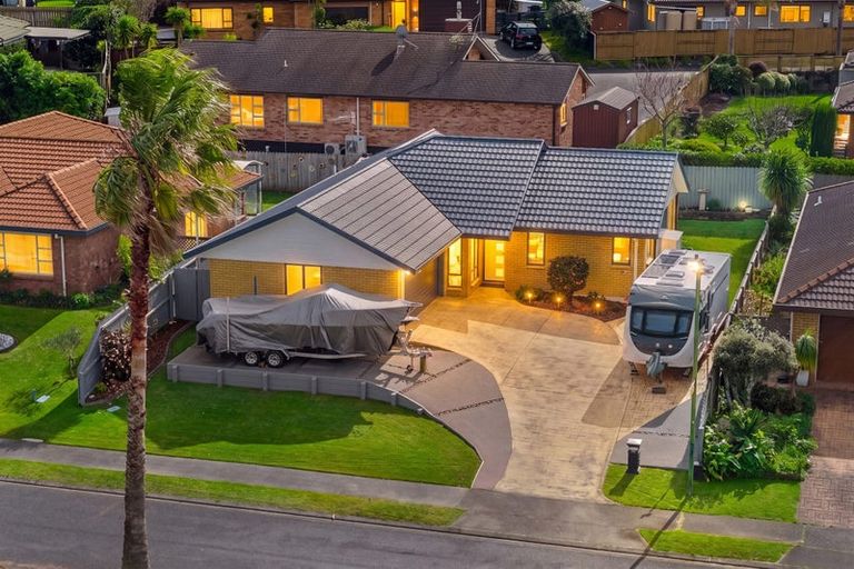 Photo of property in 108 Lakeside Drive, Orewa, 0931