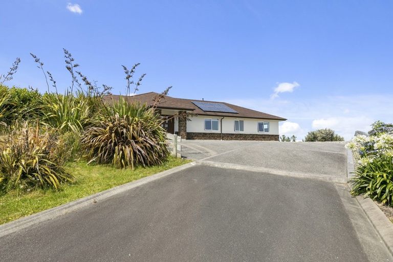 Photo of property in 24a Mount Marua Way, Timberlea, Upper Hutt, 5018